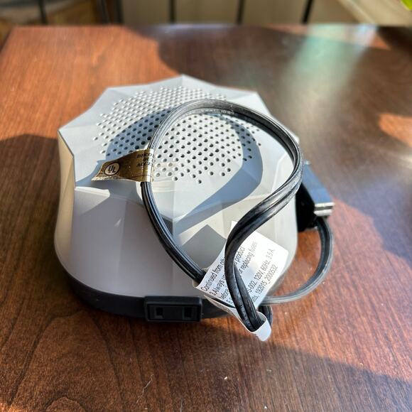 Holiday Brilliant Rhythm of Lights Music Box - Picture 6 of 9